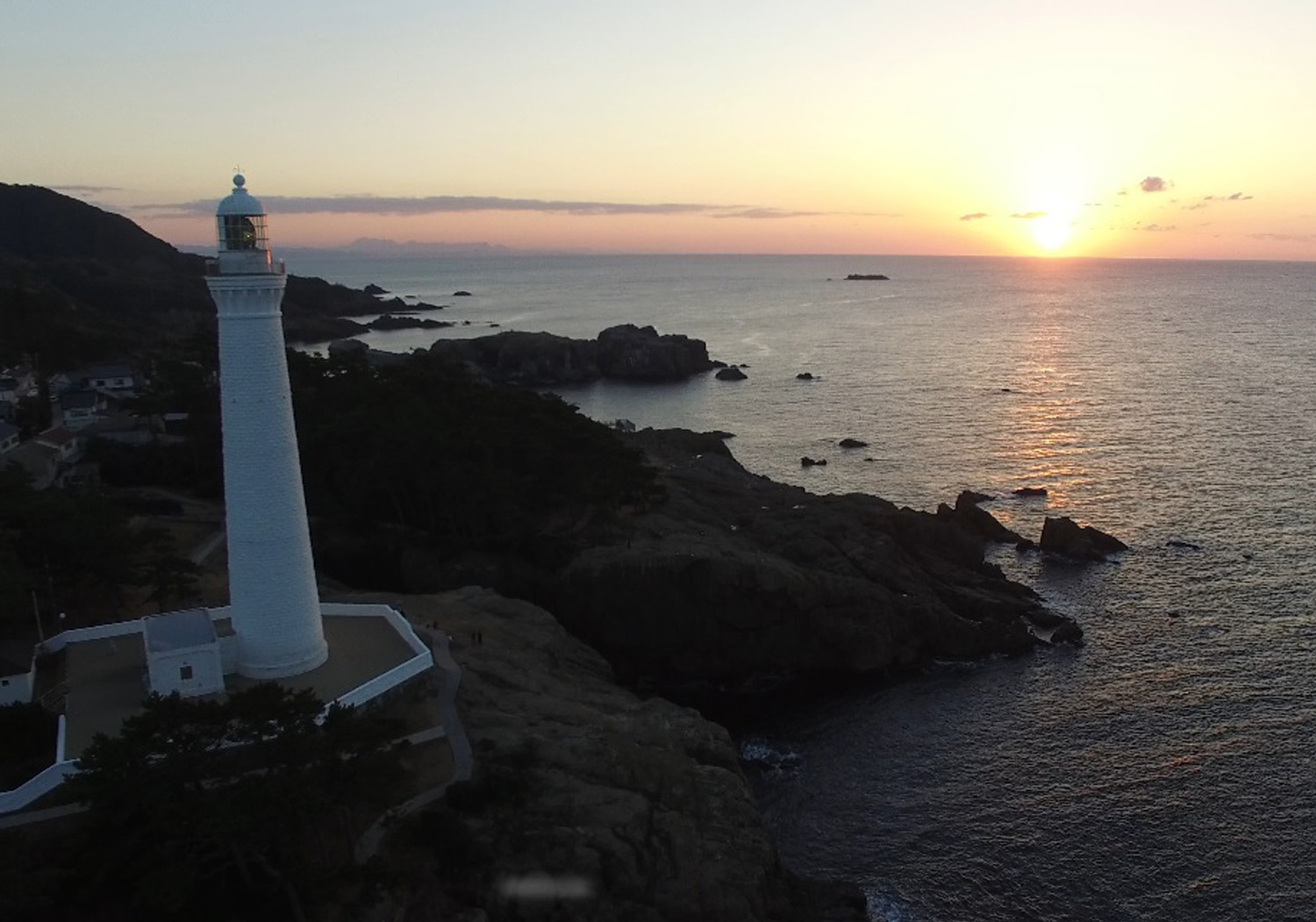 日御碕と夕日