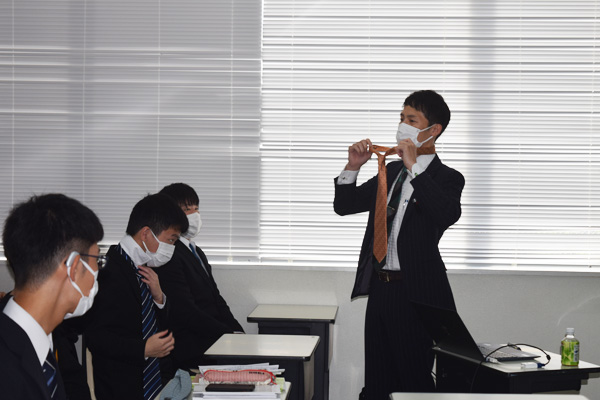 スーツ、メイク講座